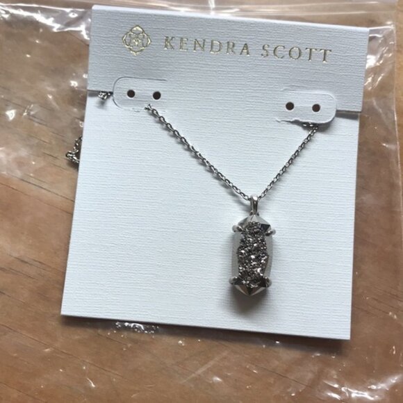 Kendra Scott Harrison Pendant Necklace - Picture 3 of 4